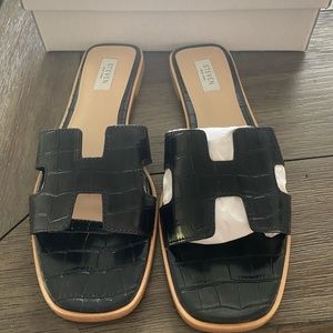 Steve Madden Black Sandals